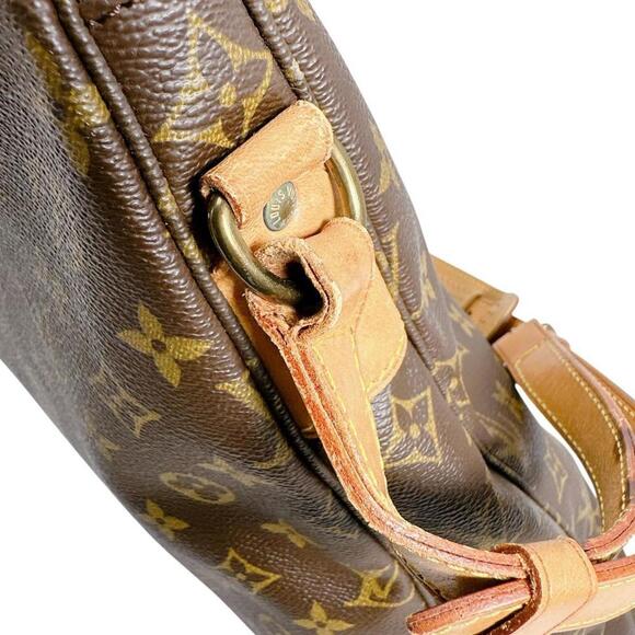 LOUIS VUITTON Brown Monogram Canvas Shoulder Bag - Picture 9 of 16